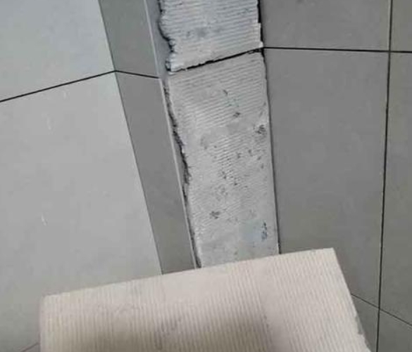 天水市瓷砖空鼓维修公司分享下厨房瓷砖脱落的补救措施。
